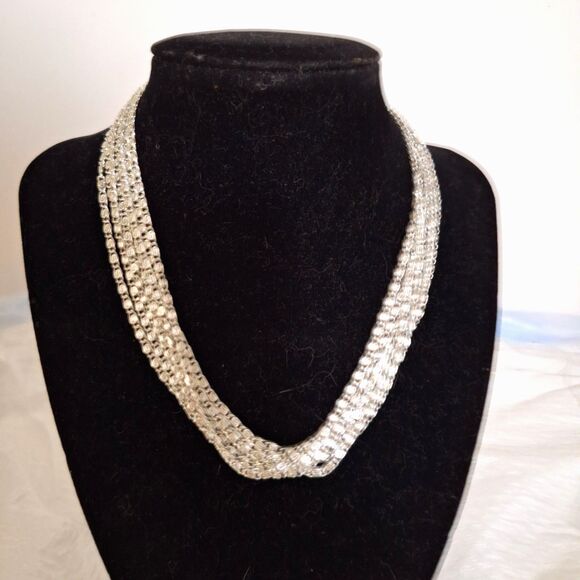 A Vintage Sarah Coventry Layered Chain Choker Necklace Elegant Silver Tone - Picture 1 of 8
